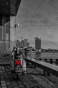 Scooter auf dem IJDock in Amsterdam