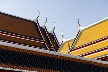 Bunte Tempeldächer in Bangkok