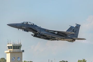 Take-off McDonnell Douglas F-15E Strike Eagle.