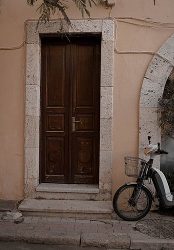 Haustür in Kos Stadt, Griechische Inseln