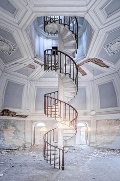 Lost Place - Spiral Staircase van Gentleman of Decay
