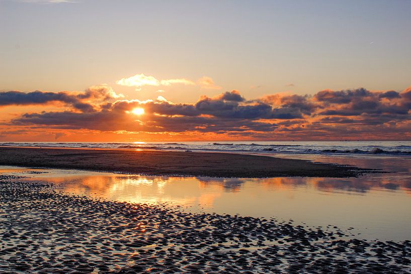 Sunset in Noordwijk by Linda Herfs