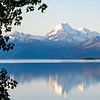 Reflectie van Mount Cook van Ton de Koning