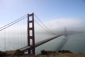 Ein nebliger Morgen am Golden Gate van Christiane Schulze