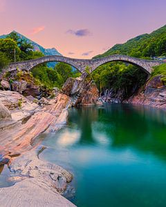 Sonnenaufgang bei Ponte dei Salti, Schweiz