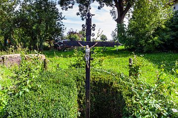 Cruxifix langs het Pieterpad in Zuid-Limburg