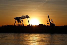 Haven bij zonsondergang van Martin Bäumler