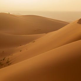 Coucher de soleil dunes de sable Erg Chebbi sur Cor de Bruijn
