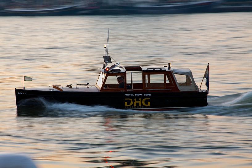 watertaxi van Guido Akster