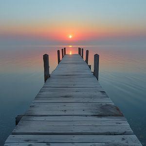 Pier bei Sonnenuntergang