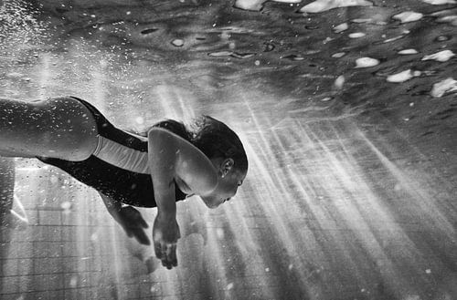 Onderwater zwemmer zwart/wit, underwater black & white