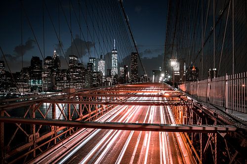 Nachtverlichting op de Brooklyn Bridge, New York City