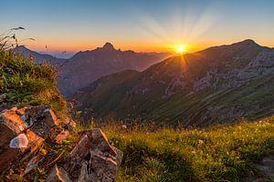 Sonnenuntergang in den Bergen