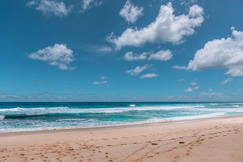 Beautiful White Beach with Bright Blue Water (Pantai Nunggalan Beach) in Bali, Indonesia