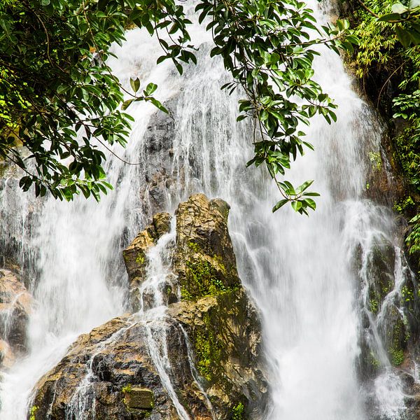 Punyaban waterval, Thailand van Johan Zwarthoed