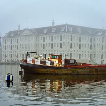 Scheepvaartmuseum Amsterdam met binnenvaartschip van Monki's foto shop