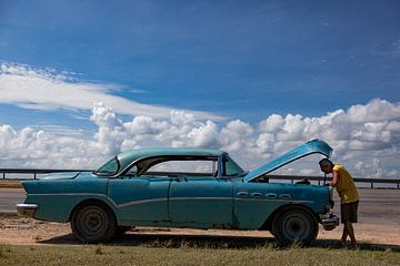 Panne de voiture à Cuba sur 2BHAPPY4EVER photography & art