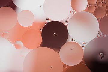 Vloeibare kleuren: bruin tinten met champagne kleur van Marjolijn van den Berg