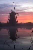 Des moulins au lever du soleil