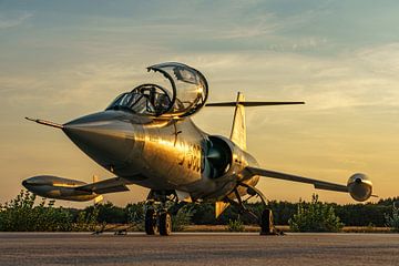 Lockheed TF-104G Starfighter van de Koninklijke Luchtmacht. van Jaap van den Berg