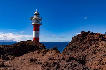 Punta de Teno, vuurtoren op Tenerife Spanje van Gert Hilbink