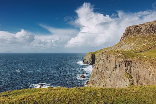 Neist Point in Groot-Brittannië. Panorama Cliffs in Schotland. Isle of Skye Idylle en rust