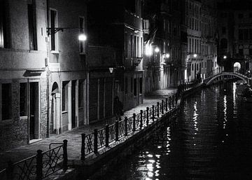 Straßenfotografie Italien - Nacht in Venedig von Frank Andree