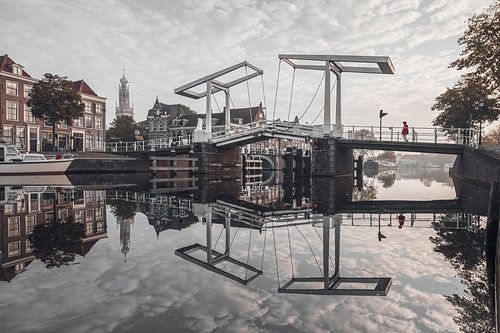 Haarlem: Gravestone Bridge.