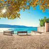 Badestrand mit Bänken am Gardasee Herbstlandschaft von SusaZoom