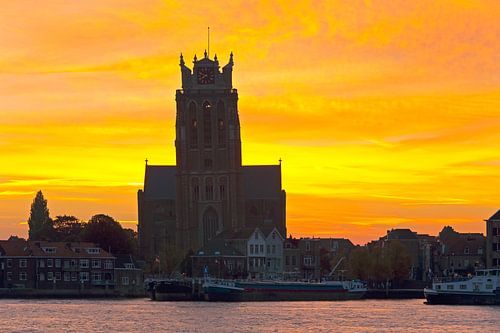 Sonnenaufgang Große Kirche in Dordrecht