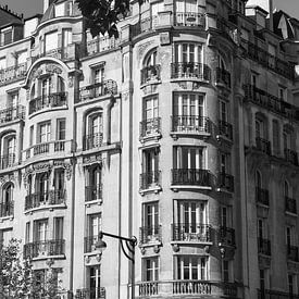 De beaux immeubles à Paris sur Tom Vandenhende