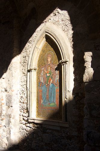 Madonna tussen de Schaduw