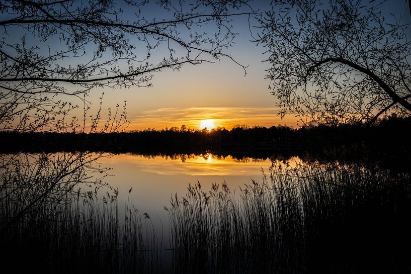 Coucher de soleil au bord de l'eau par Anouk Snijders