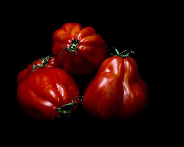 Stilvolles Tomatenstillleben von SO fotografie