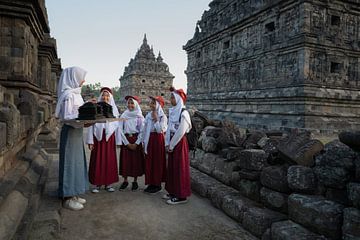 Ein Schulausflug in Yogyakarta von Anges van der Logt