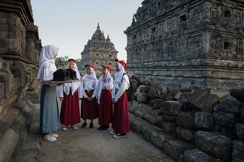 Une sortie scolaire à Yogyakarta sur Anges van der Logt