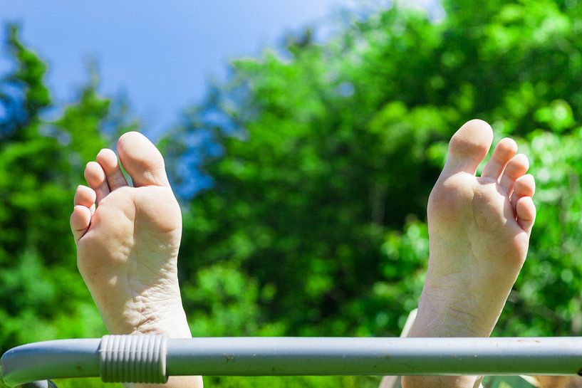 Two feet, soles by Jan Schneckenhaus