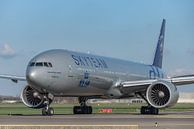 KLM Boeing 777-300 in Skyteam kleurenschema (PH-BVD). van Jaap van den Berg thumbnail