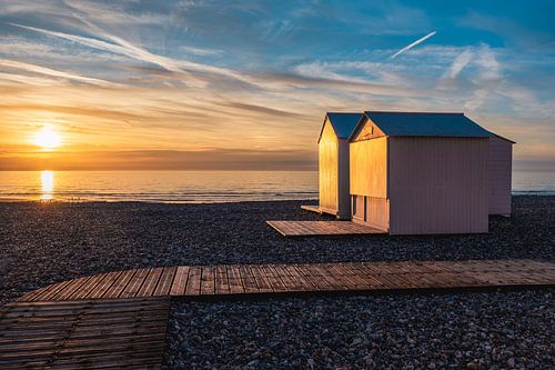 Sunlight carved in wood