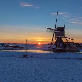 Bonrepas mill between snowy meadows by Stephan Neven