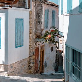 Atmospheric Greek street scene in the old part of Vathy (Samos Town) by Angelique van Esch