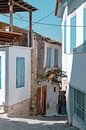 Atmosphärische griechische Straßenszene in der Altstadt von Vathy (Samos-Stadt) von Angelique van Esch Miniaturansicht