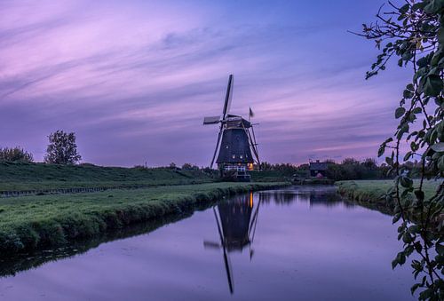 Kinderdijk windmill just after sunset