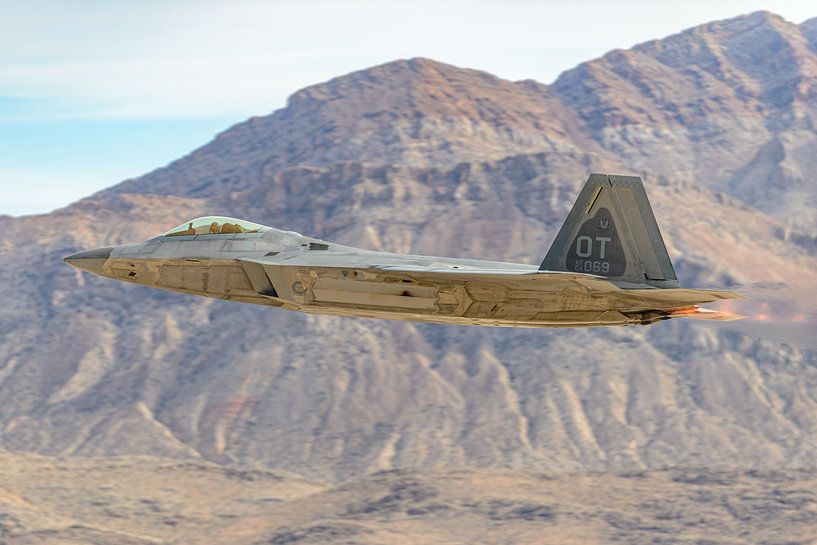 Take-off U.S. Air Force Lockheed Martin F-22 Raptor. by Jaap van den Berg
