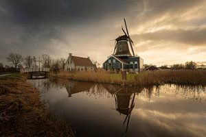 Moulin du Rat à IJlst - lumière hivernale et réflexion