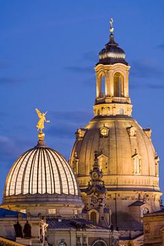 Kuppel der Frauenkirche in Dresden am Abend von Werner Dieterich