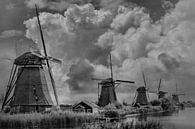 Thema S/W, Mühlen, Kinderdijk, Niederlande von Maarten Kost Miniaturansicht