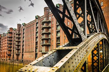 Hamburg Brücke in Speicherstadt von Dieter Walther