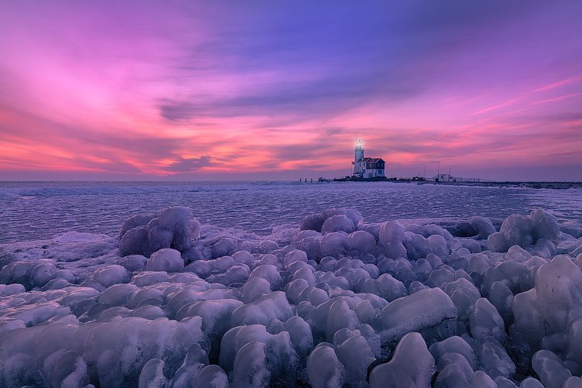 Cold sunrise in Marken van Costas Ganasos