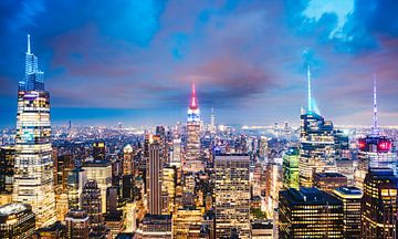 Leuchtende Skyline von New York City (Ansicht 2023)